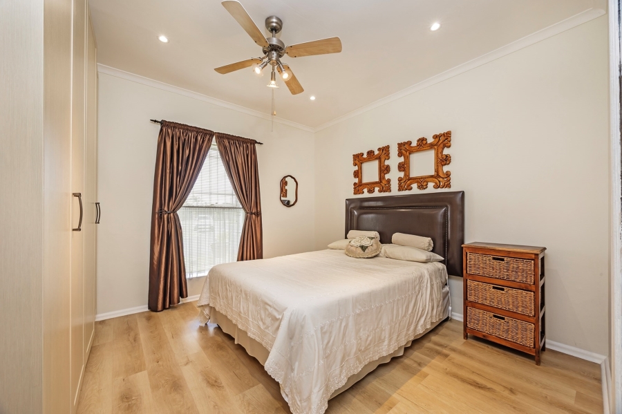 2 Bedroom Property for Sale in Protea Heights Western Cape
